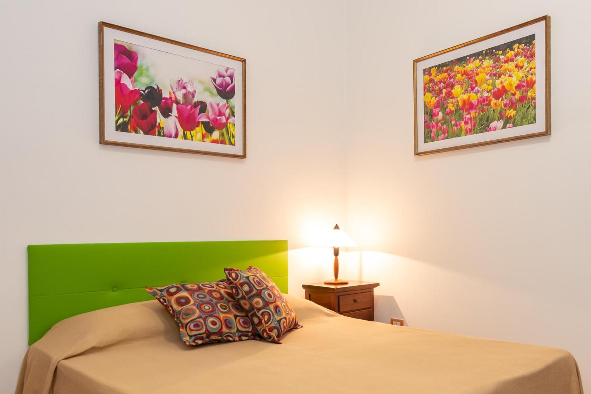 B&B Hibiscus 아그로폴리 외부 사진